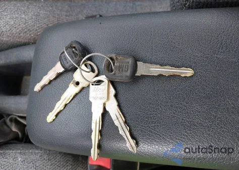 2000 Chevrolet Cavalier from USA, damaged, VIN 1G1JC1244Y7342452